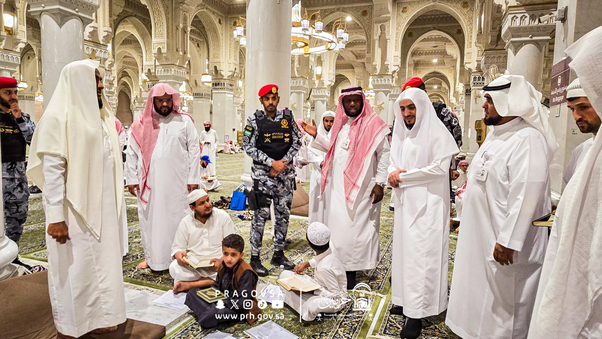 فضيلة إمام المسجد الحرام الشيخ د.الوليد الشمسان يطّلع على برامج الدورة الشتوية القرآنية